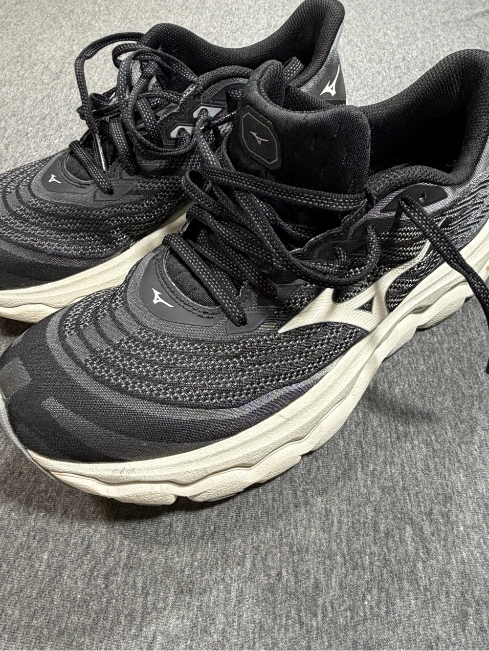Mizuno Wave Horizon 8 Black Mens US Sz 9.5 411501.9000 Running Shoes Sneakers